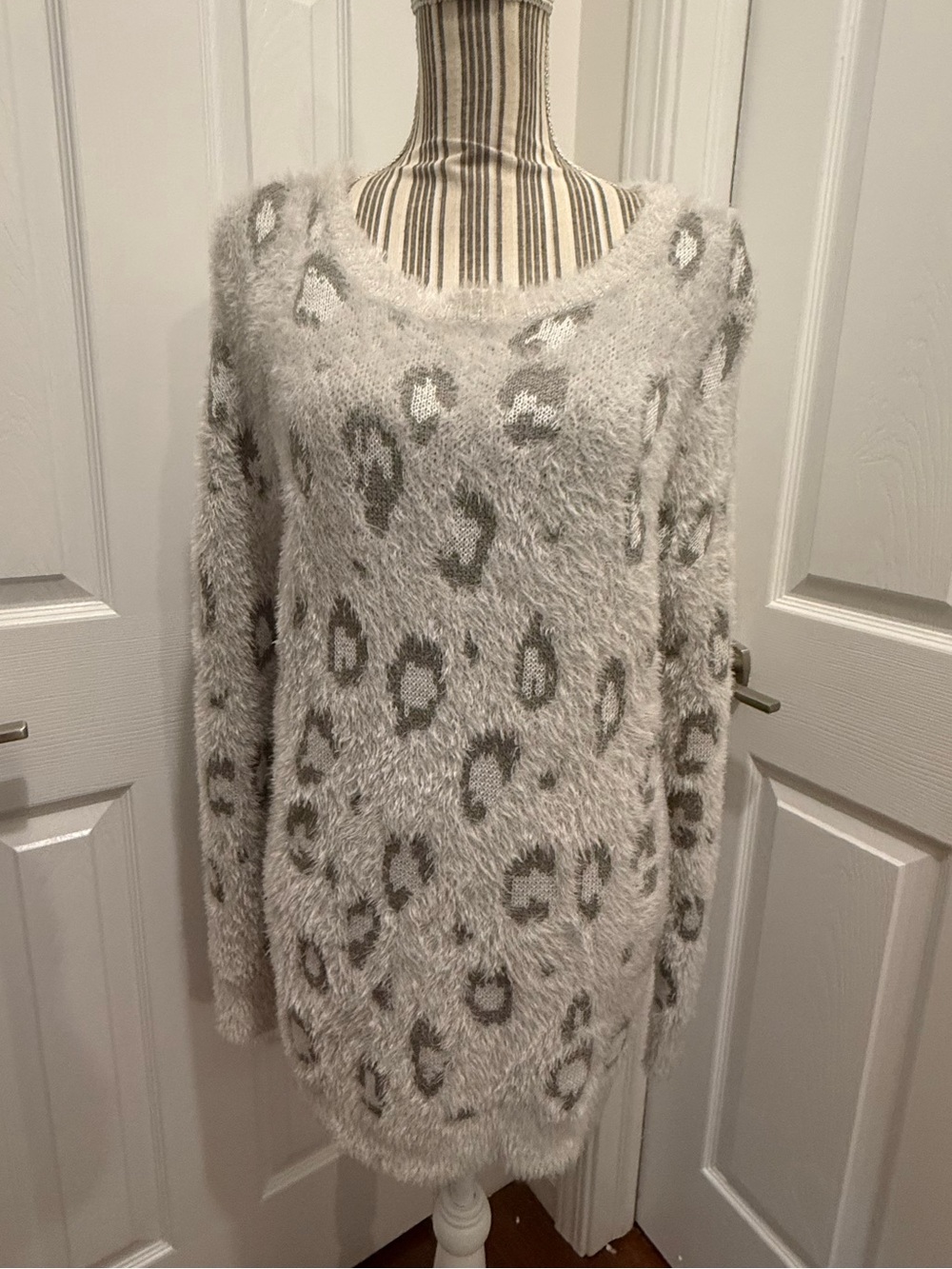 Grace & Lace Fuzzy Leopard Print Women's Sweater Medium